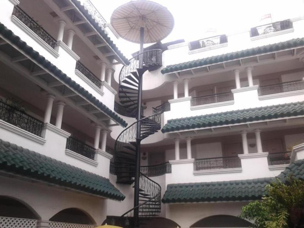 Hotel Galleria Davao City Dış mekan fotoğraf
