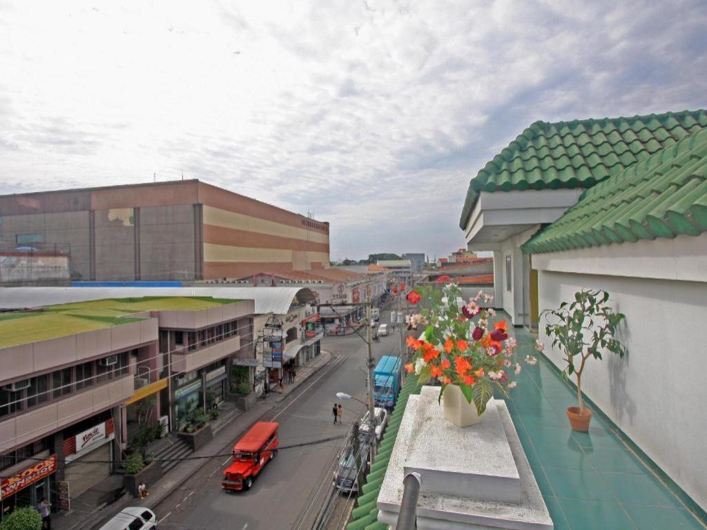 Hotel Galleria Davao City Dış mekan fotoğraf